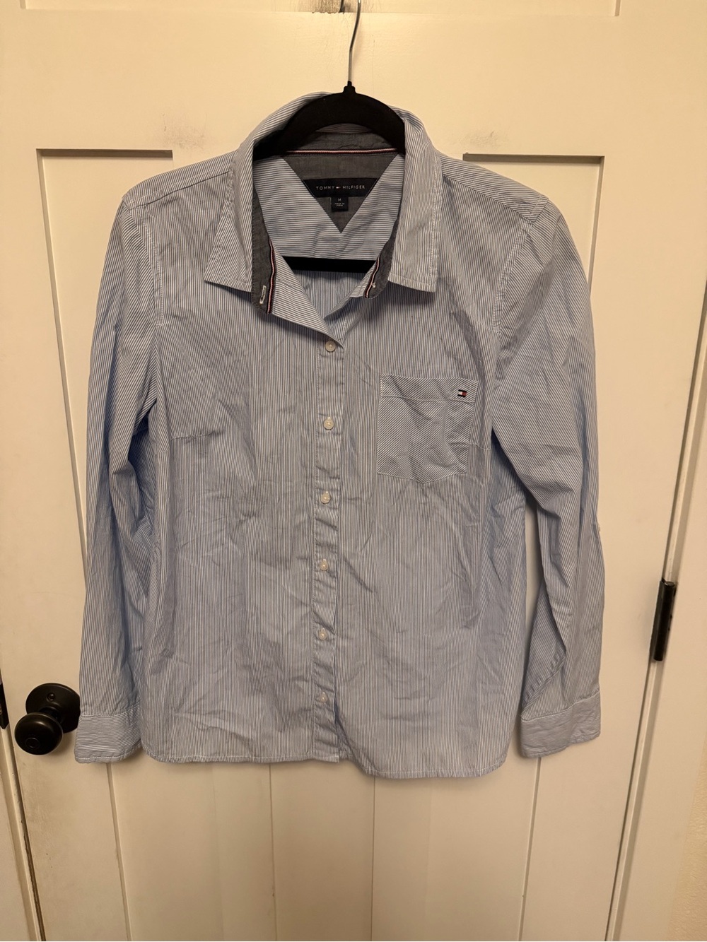 Tommy Hilfiger pinstripe blue & white button down shirt sz M cotton long sleeve